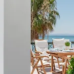 Beachfront Modern アパート