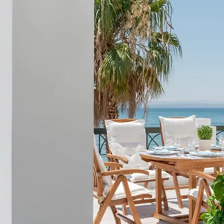 Beachfront Modern Apartment