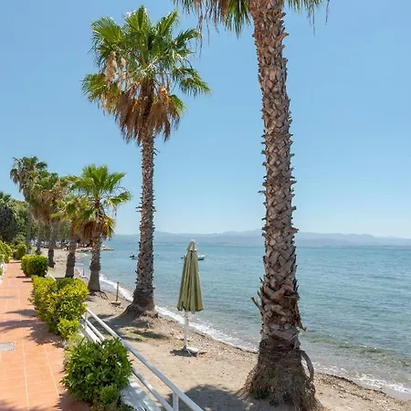 Beachfront Modern Lägenhet Erétria