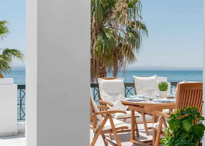 Beachfront Modern Apartment