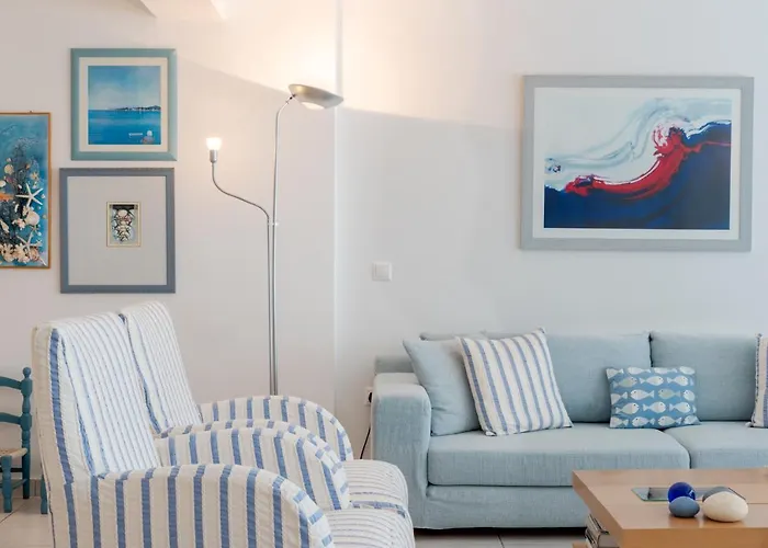 Beachfront Modern Apartment *