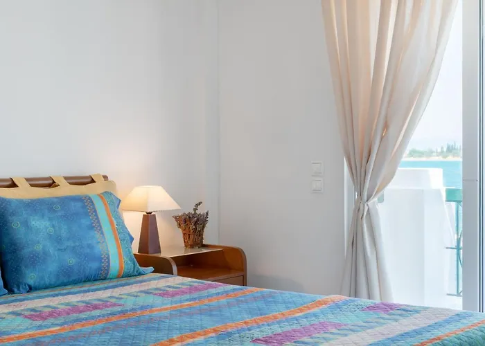 Beachfront Modern Apartment *